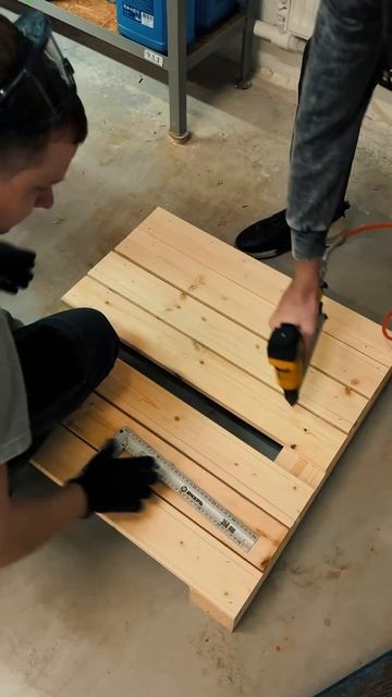 Весь декабрь у нас особенная атмосфера — работа идёт в привычном темпе, но с настроением