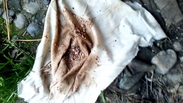 После промывки радиатора печки: грязь и известковые отложения.