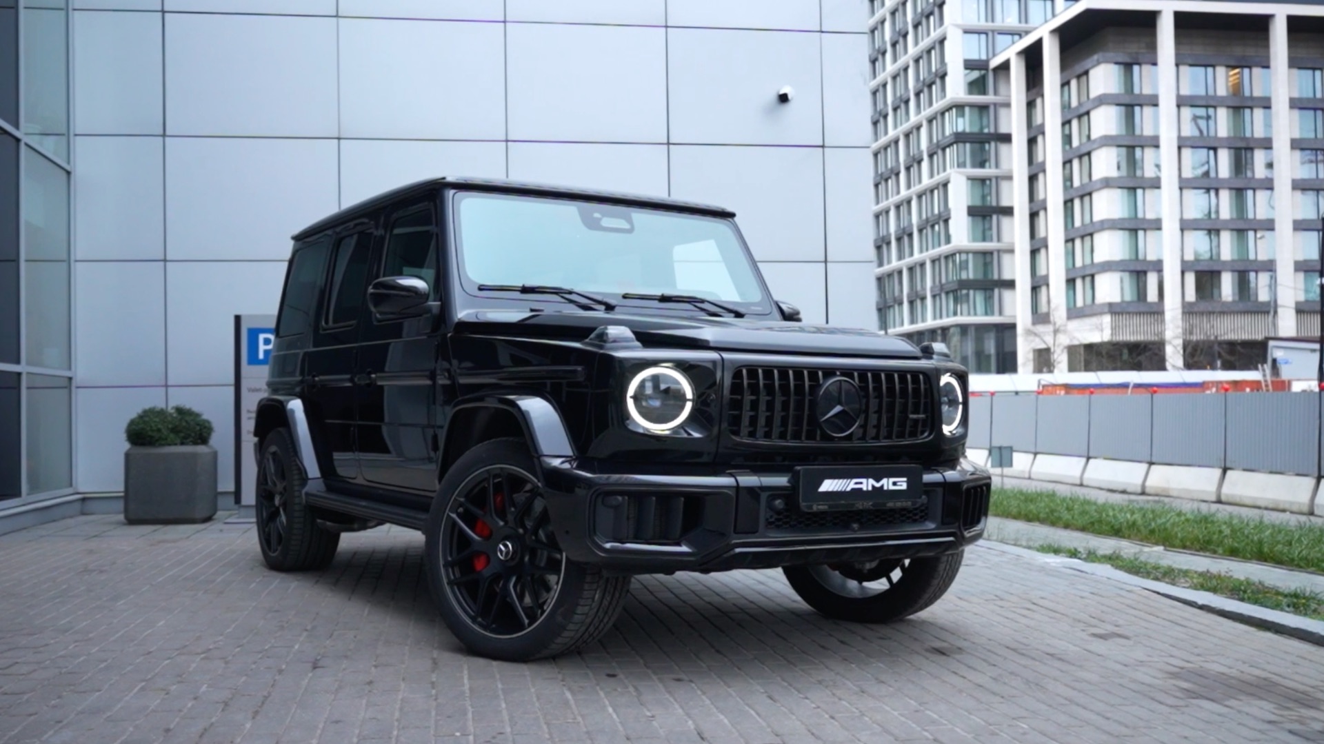 Новый Mercedes-Benz G63 AMG 2025 года уже в наличии в Москве! смотреть онлайн