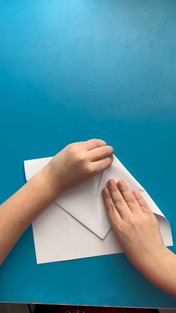 Самолётик из бумаги, который долго летит