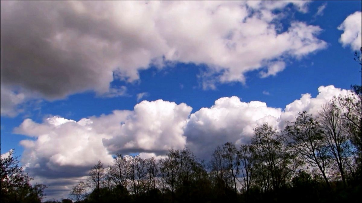 Небо в облаках смотреть онлайн