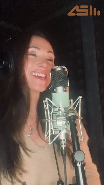 Aurosonic & Zara Taylor - Air (preview) смотреть онлайн