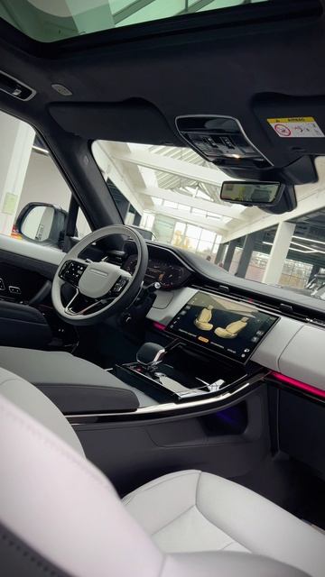 В продаже Range Rover Sport Autobiography / Подробнее про его комплектацию смотрите на нашем канале смотреть онлайн