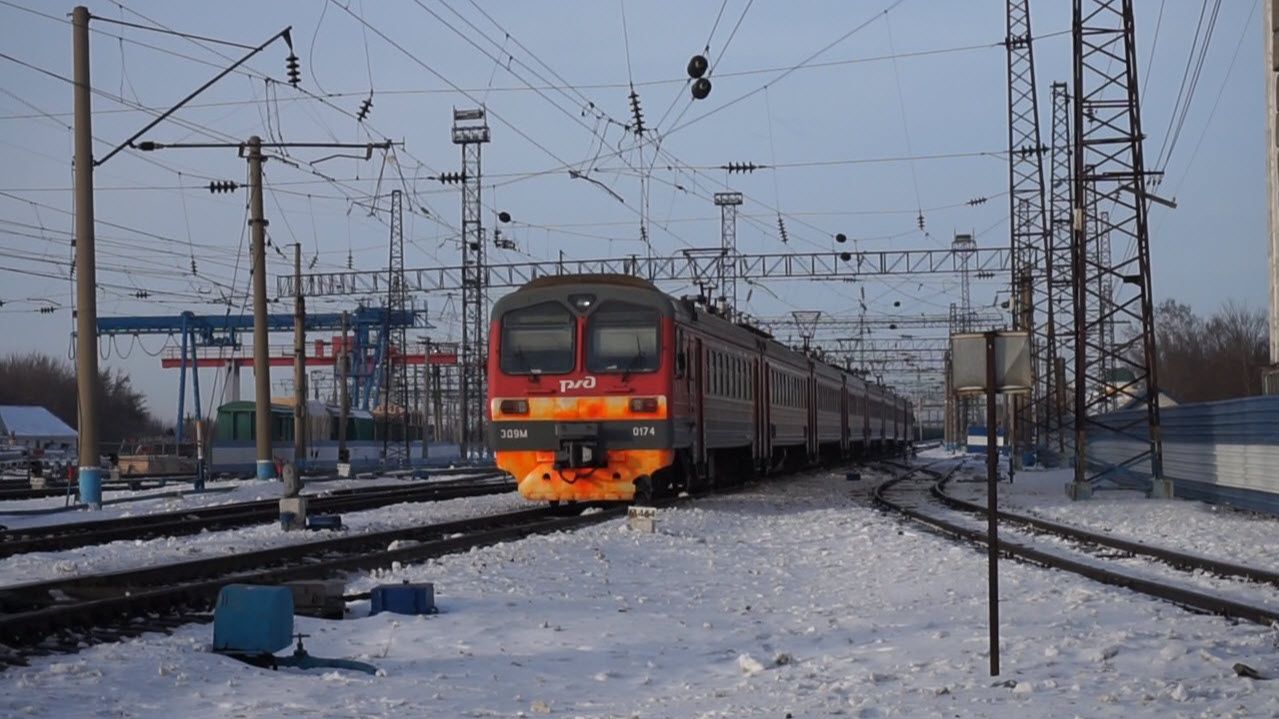 Электропоезд ЭД9М-0174 смотреть онлайн