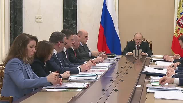 Владимир Путин. Совещание по экономическим вопросам 11 декабря 2025 года смотреть онлайн