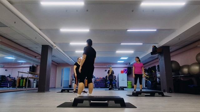 СТЕП АЭРОБИКА ЦЕЛАЯ ТРЕНИРОВКА / STEP AEROBICS