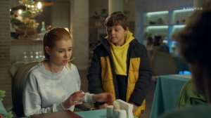 СашаТаня. Физрук передумал встречаться с Катей когда узнал, что у нее двое детей