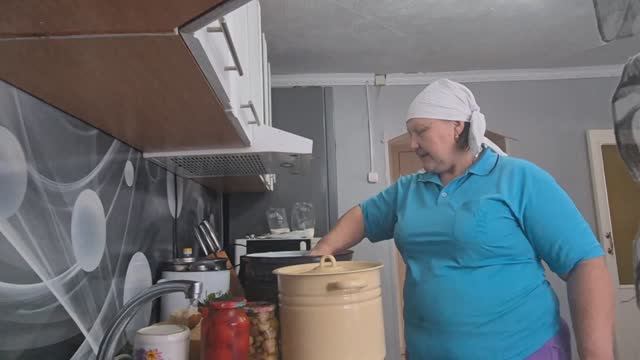 у меня сегодня готовка на завтрашний день/ подкупилась немного/ копчухи смотреть онлайн