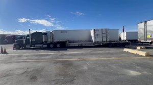 ДАЛЬНОБОЙ США: СНЕГ В ВАЙОМИНГЕ, БИЛЕТ НА САМОЛЁТ ОТ СЫНА И ГРУЗ НА ВЕТРЯНУЮ МЕЛЬНИЦУ