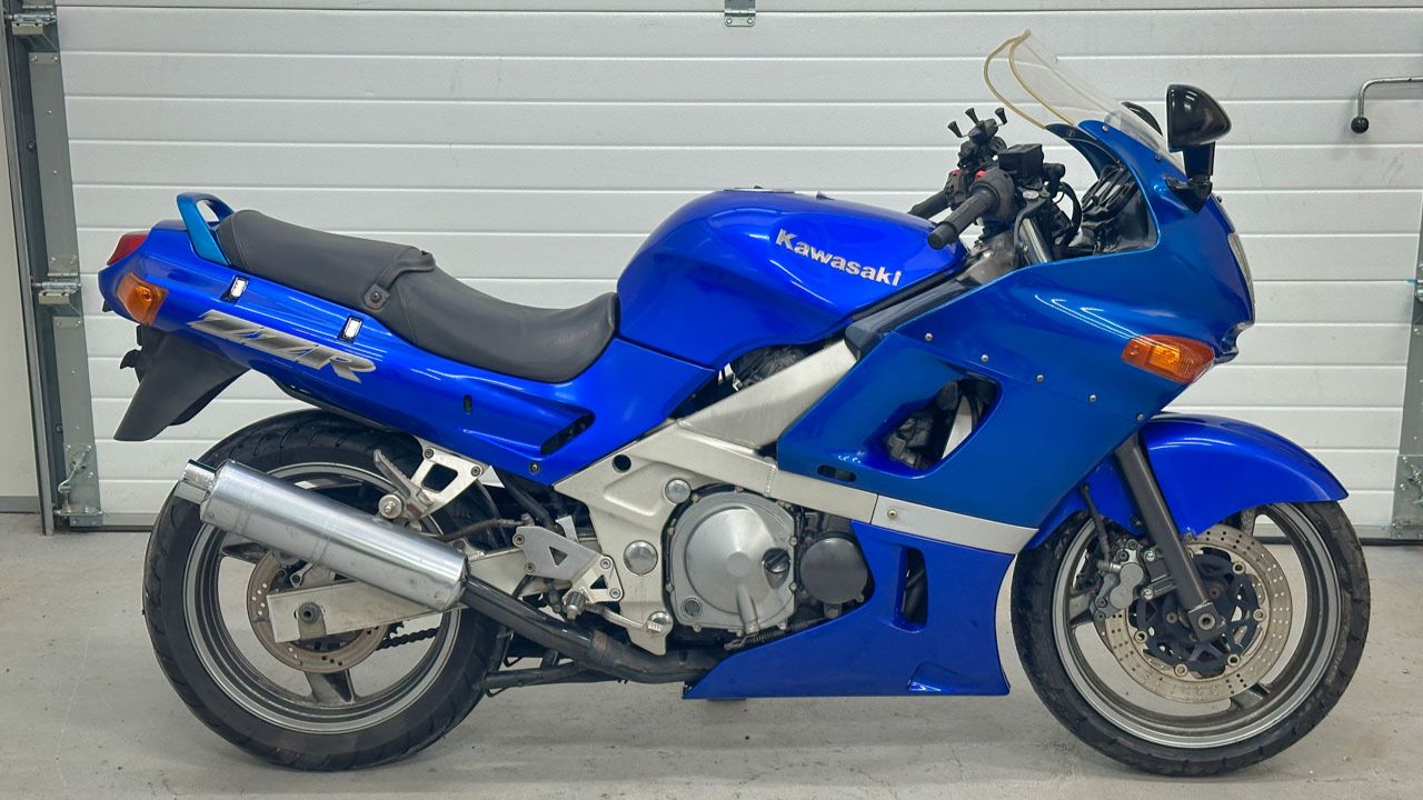 Kawasaki ZZR400 - ZX400N-024019 смотреть онлайн