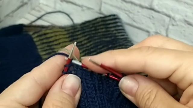 Узор спицами , почти БРИОШЬ смотреть онлайн