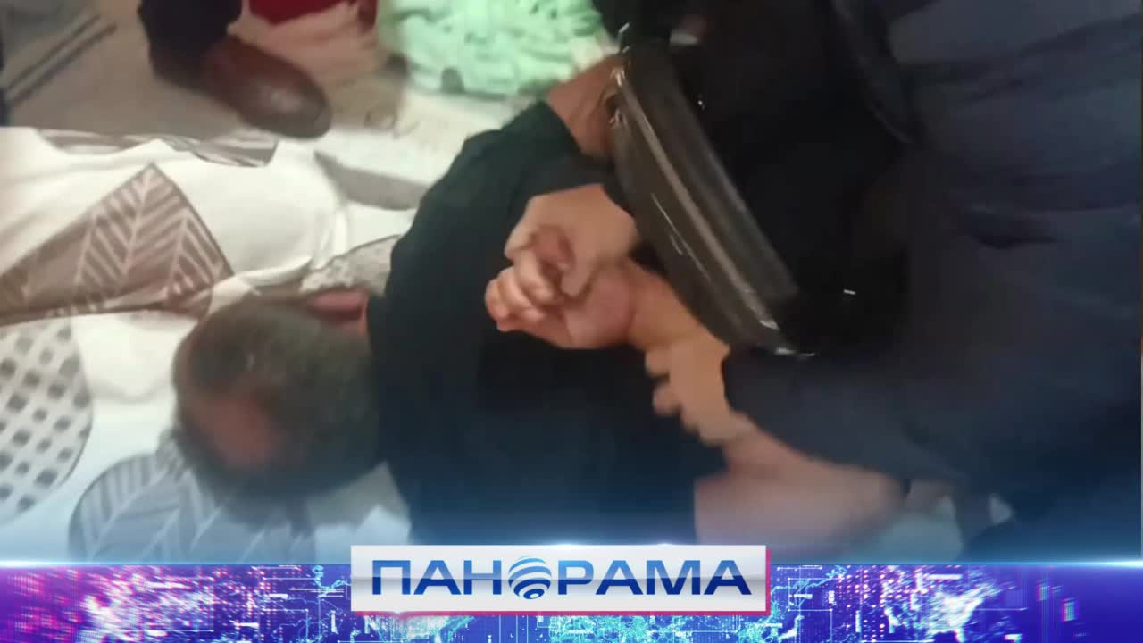 ⚡ 12 миллионов вам или ювелирные украшения другому? Сотрудники МВД по ДНР задержали грабителей в ... смотреть онлайн