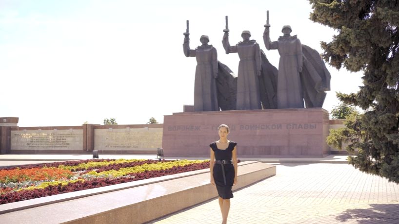 Девушка читает стихи. Красота и боль. смотреть онлайн