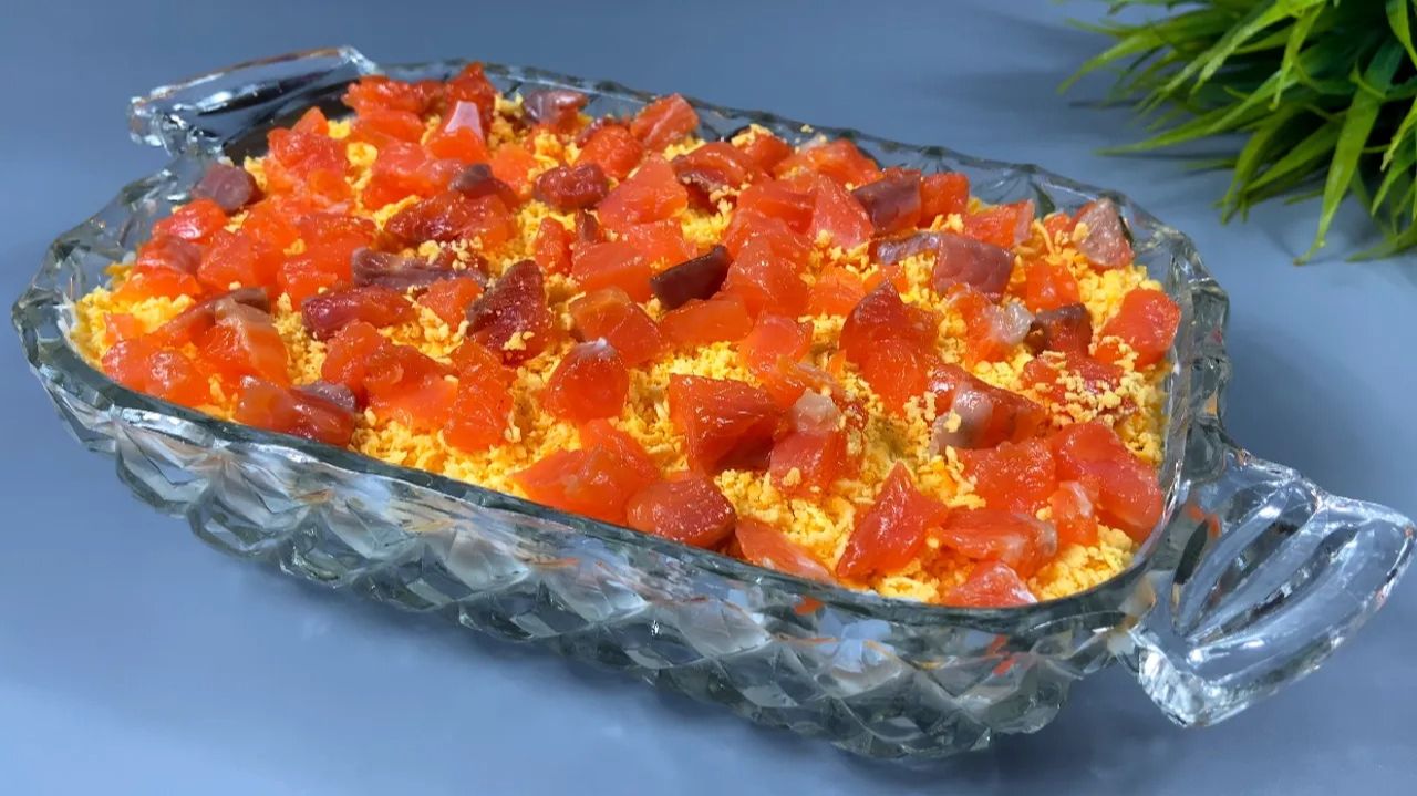 Гости чуть НЕ ПОДРАЛИСЬ за этот салат! Мужики только им и ЗАКУСЫВАЛИ! Вкусно и просто! смотреть онлайн