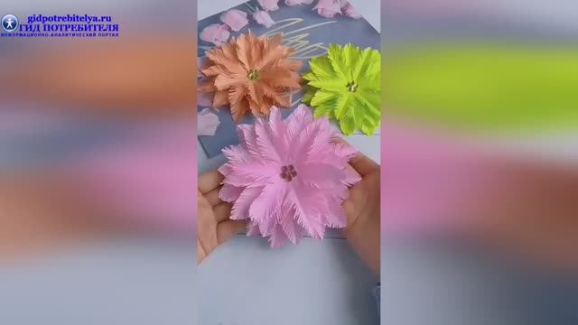 Объемные пушистые снежинки из цветной бумаги