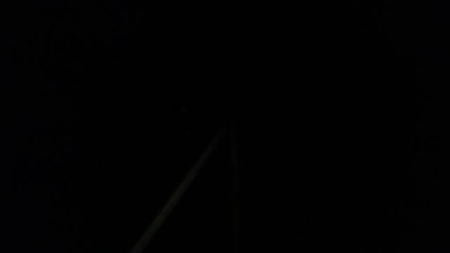 На проводах что-то мерцает смотреть онлайн