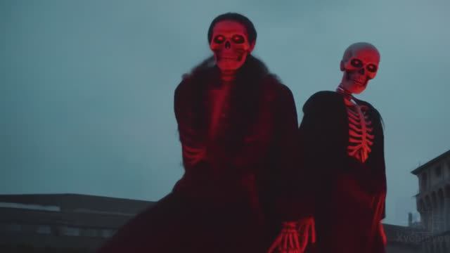 танцующие скелеты skeleton dances Devil You Know смотреть онлайн