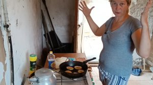 Как я делаю пастилу? Нажарила оладушек,  накормила соседа. 51 серия