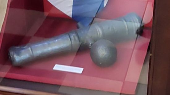 Пушка и чугунное ядро (XVIII-й век) смотреть онлайн