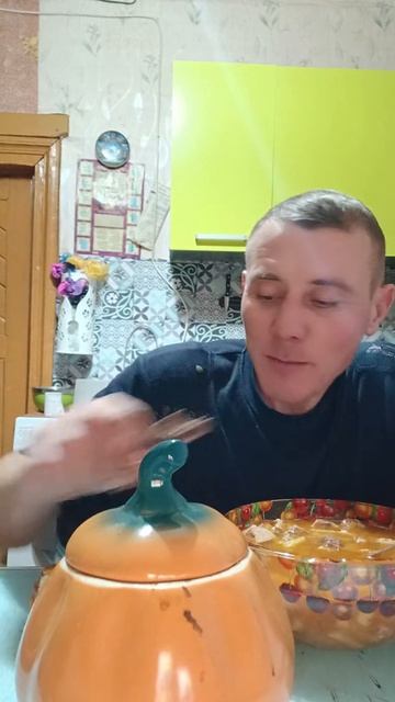 Вовка кушает смотреть онлайн