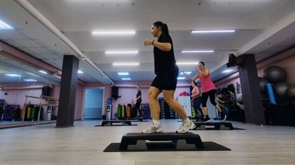 СТЕП АЭРОБИКА ЦЕЛАЯ ТРЕНИРОВКА / STEP AEROBICS