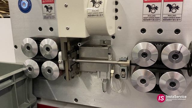 Мерная резка и зачистка провода/кабеля на станке смотреть онлайн