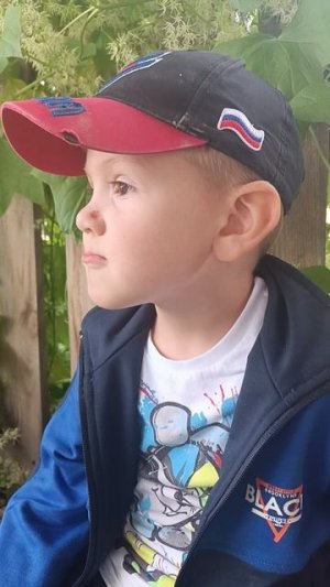 Здесь бухгалтеру 4 года 😊мы его не учили считать. он сам начал задавать нам примеры и считать их.