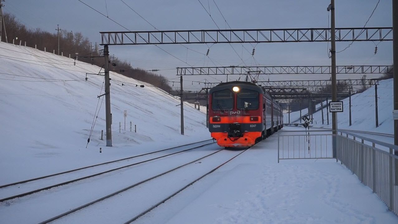 Электропоезд ЭД9М-0247 смотреть онлайн