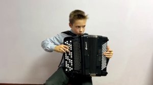 Рысин Тихон, 7 класс,баян. обр. Сушкиных «Яблочко»