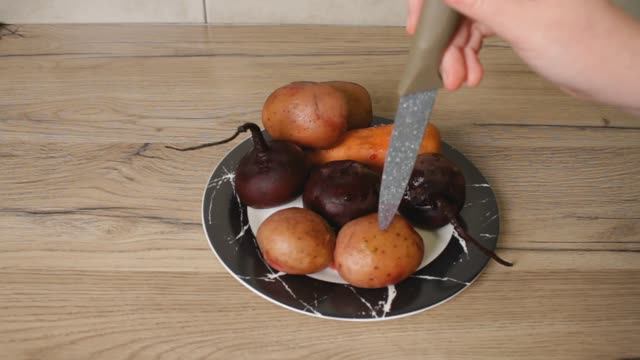 Быстрый способ приготовления овощей для салатов без отваривания и траты времени