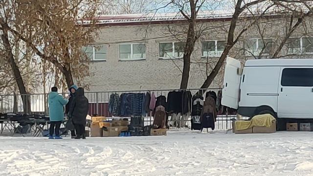 ТОРГОВЛЯ .ПРИЕХАЛА МАШИНА С ОДЕЖДОЙ смотреть онлайн