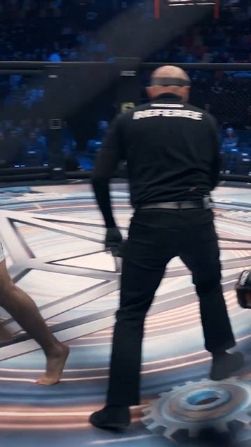 Темирхан Темирханов нокаутировал Родриго Лидио на 40 секунде и вышел на серию из 12 побед. #RCC24 смотреть онлайн