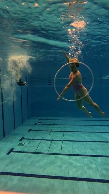 Обруч в воде смотреть онлайн