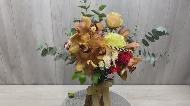 Букет из рыжих орхидей и роз смотреть онлайн