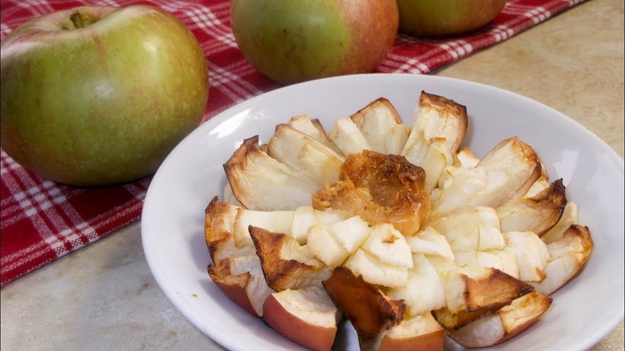 Мамин рецепт самых вкусных и красивых запеченных в духовке Яблок смотреть онлайн