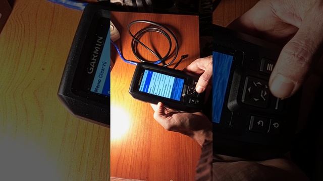 Смена частоты на эхолоте GARMIN STRIKER VIVID 4CV в режиме CLEARVU смотреть онлайн