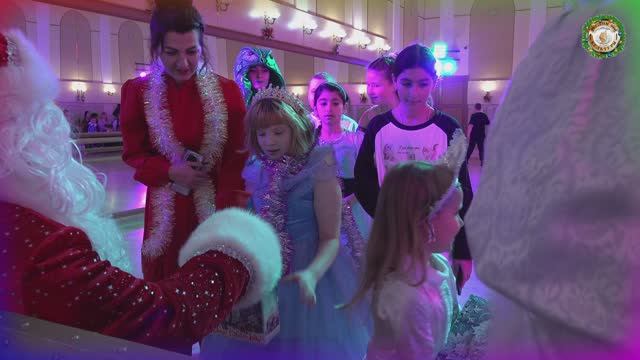 Новогодняя елка для особенных детей смотреть онлайн