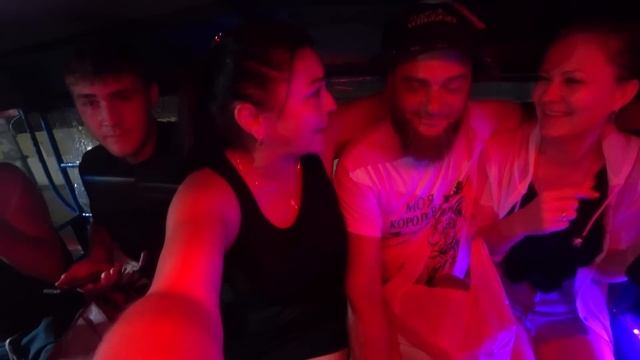 ЛЕТО НА ПХУКЕТЕ. ПОШЛИ ПО МАГАЗИНАМ, СЕКРЕТНЫЙ ПЛЯЖ И КАК РУССКАЯ ТАЕЧКА ПОВЕЛА НАС В КАФЕ. смотреть онлайн