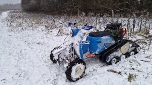 Мотоблок вездеход по первому снегу. Мотоблок на гусеницах.