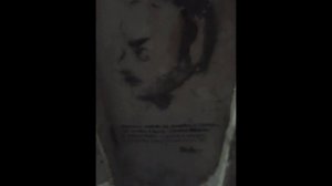 Головы Высоцкого  и Окуджавы The heads of Vysotsky and Okudzhava