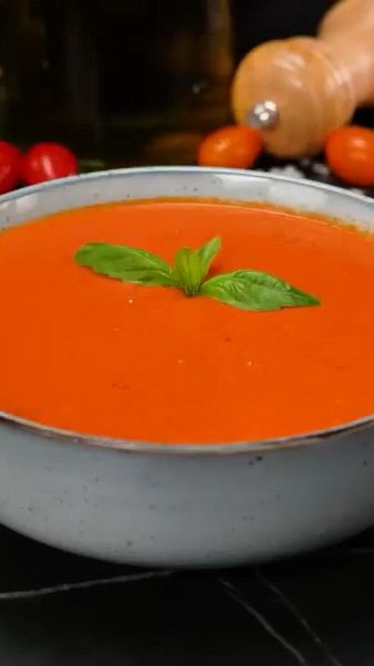 Меня научила испанская семья Они готовят помидоры только так смотреть онлайн