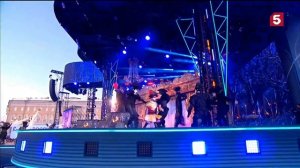 Оркестр исполнил четыре песни группы Король и Шут. Алые Паруса 28.06.2024.1080p