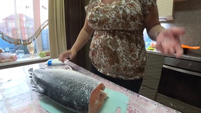 ПОДГОТОВКА К НОВОМУ ГОДУ! ЗАСАЛИВАЮ СЁМГУ! смотреть онлайн