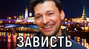 Необычный брак и трагедии. Жизнь нестареющего Даниила Страхова вызывает вопросы