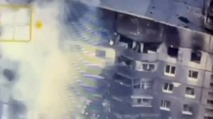 Если заряд достаточно мощный и попадаешь в  часть здания, где сидит всу , то происходит именно так