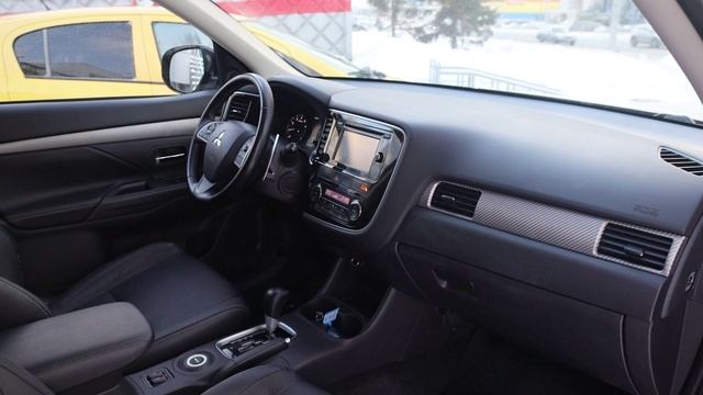 Mitsubishi Outlander смотреть онлайн