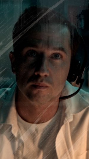 Таинственный сериал ниже