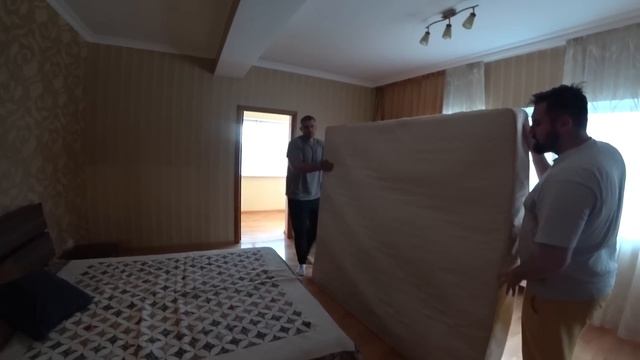 ВЫСЕЛЯЮТ ИЗ КВАРТИРЫ В КАЗАХСТАНЕ. СНЯЛИ КВАРТИРУ В ЦЕНТРЕ ЗА 200 ТЫСЯЧ. смотреть онлайн