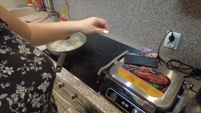 Жизнь на Хуторе у моря) приготовила диетические ежики и пошла на озеро гулять.