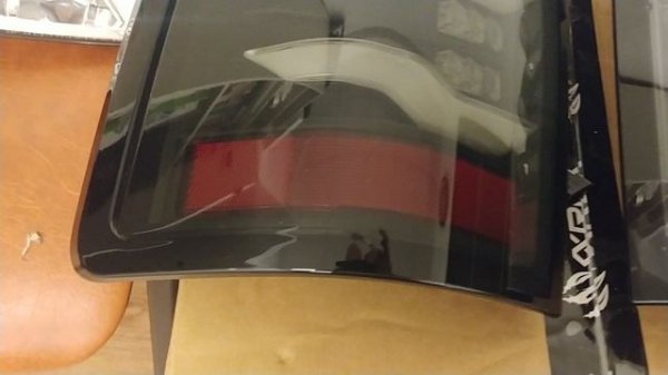 Задние фонари РАМ 09-18 сравнение Black 640000 и Alpha-Black 640090 c жёлтыми поворотниками Alpharex